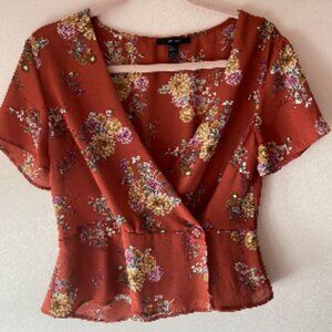 Floral cropped top